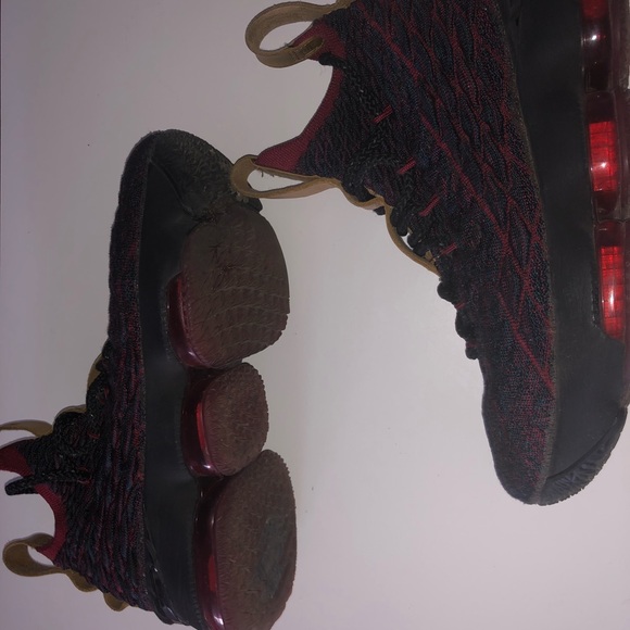 Lebron 15 - Picture 2 of 6